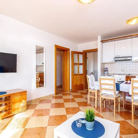 Apartment Mit Balkon Und Meerblick Crikvenica
